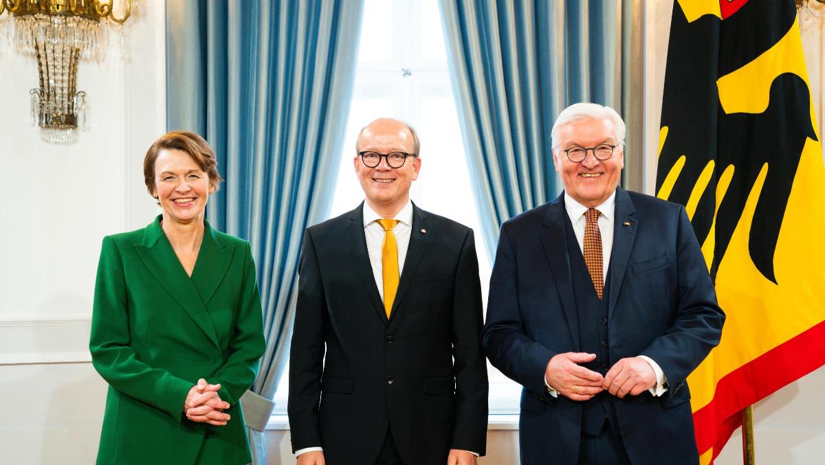 Neujahrsempfang in Schloss Bellevue: Elke Büdenbender, André Kuper, Präsident des Landtags, und Bundespräsident Frank-Walter Steinmeier (v.l.)  