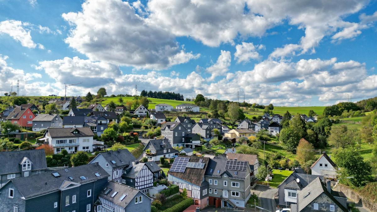 Spätsommerliche Idylle: Oberschelden ist ein Stadtteil von Siegen und mit seinen rund 1.200 Einwohnern ländlich geprägt 
